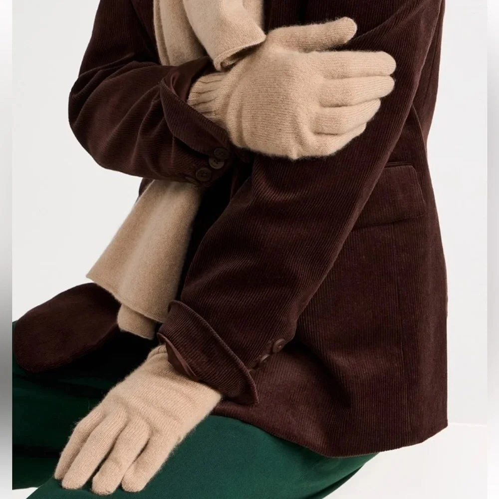 Vince 100% Boiled Cashmere Knit Gloves Camel Touchscreen Phone Friendly Unisex